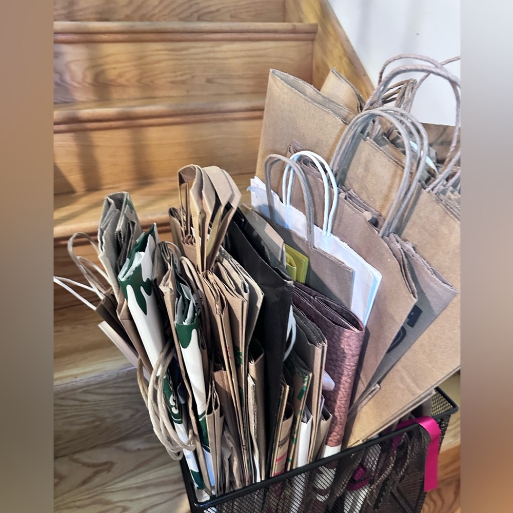 Lot Of 5 Lbs Of Paper Shopping Grocery Party Bags For Recycling Craft Animal Cag